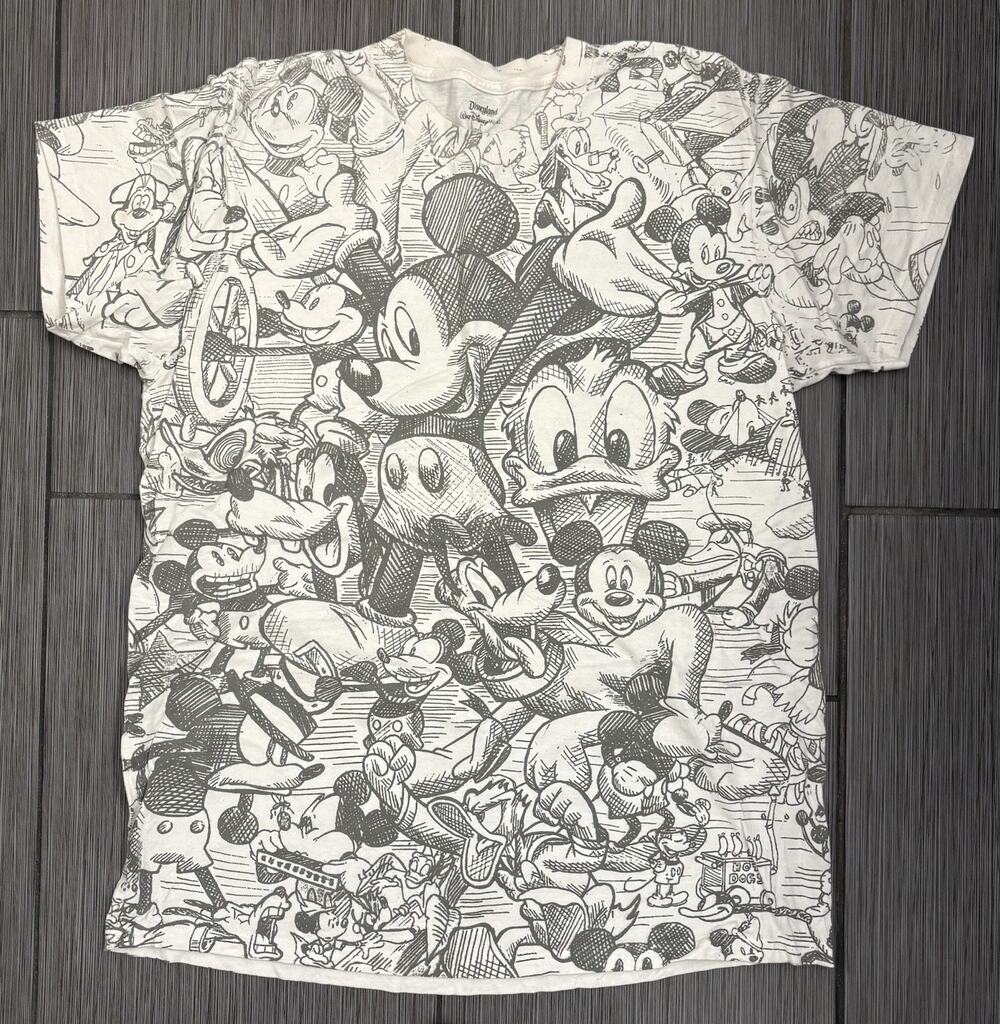 Disneyland Resort Mickey Mouse & Friends T-Shirt All Over Sketch Men’s Large